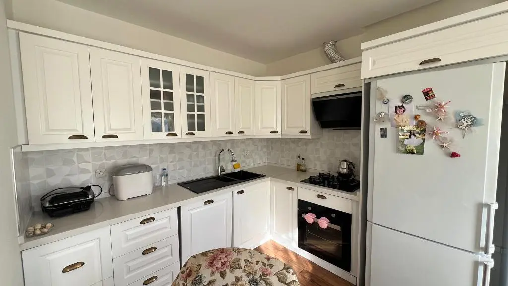 Fitted kitchen